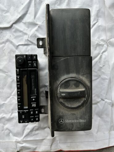 Автоэлектроника: Оригинальная магнитола мерседеса, w140 с CD чейнджером. Вдруг кто