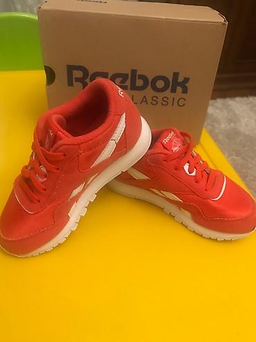 reebok: Reebok brendinden unisex(hem qiz hem oglan ucun) 25 razmer krassovka — 2