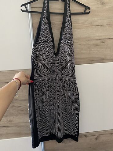crna sako haljina: Haljina sa dekolteom, veličina S. Nova bez etikete