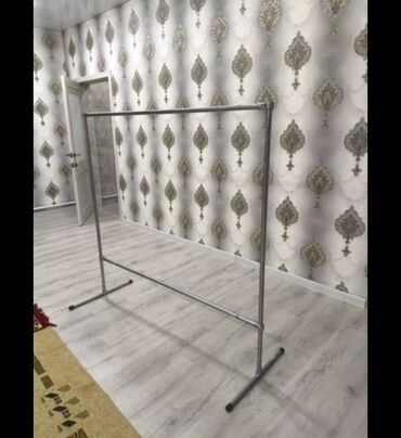 Торговля: Продаю оборудование,мебель в связи закрытием магазина одежды есть всё — 30