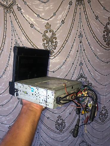 3 kameralı videoregistrator: SUPRA SWM-777NV avtomobil multimedia mərkəzi - Çəkilib-açılan motorlu — 2
