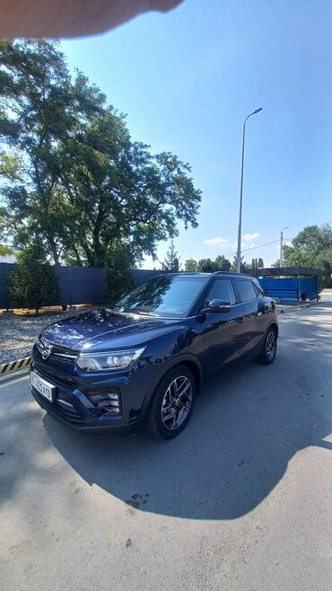 купить диски r16 4x114.3: Темно-синий кроссовер SsangYong Tivoli с элегантным дизайном