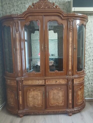 Açılan, 6 qapı Düz dolab, Servant