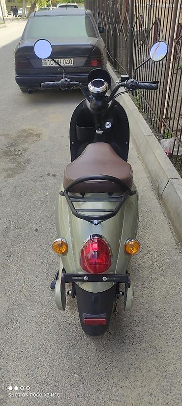 mapetler: Şəhər içi rahat hərəkət üçün klassik dizaynlı moped Xüsusiyyətlər: - — 2
