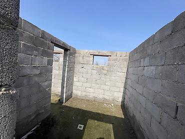 Продажа коттеджей и домов: Продаётся жилой дом с участком. Сарай для скота, подвал,участок 10 — 21