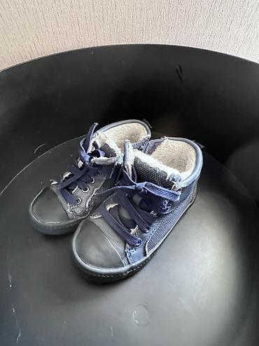 23: Детские зимние ботинки Clarks, темно‑синие, на меху.э Забирать в 12 — 1