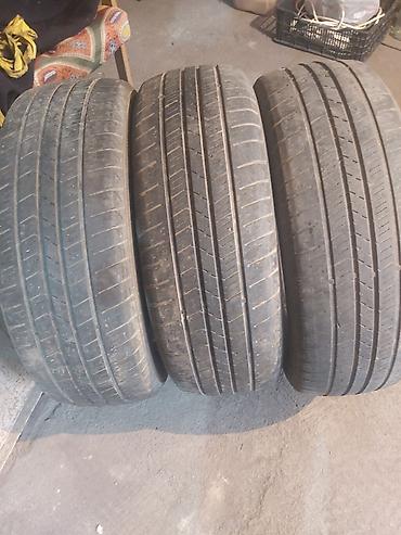 Шины: Комплект автомобильных шин 215/60 R17. 3 штуки летний отдам 2500 сом — 3