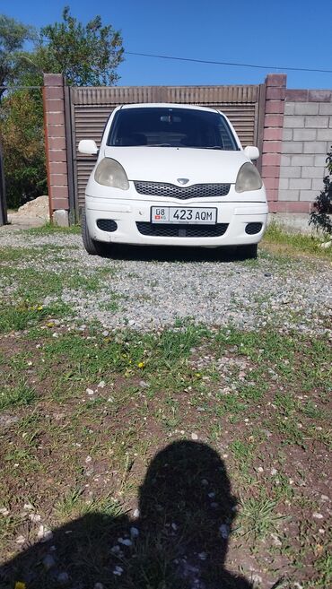 Toyota: Toyota Funcargo: 2003 г., 1.3 л, Автомат, Бензин, Седан