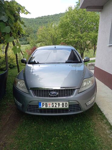 Ford: Ford Mondeo – dizel TDCi, sivi metalik. Karoserija: liftback sa 5 — 4