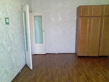 мкр улан2: Светлая комната с выходом на застеклённый балкон. Просторное помещение — 4