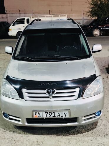 гур на бмв е39: Toyota Avensis Verso: 2001 г., 2 л, Механика, Бензин, Минивэн