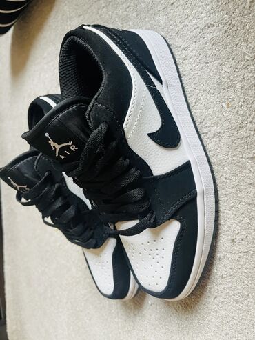 сколько стоит лоро пиано: Кроссовки, 36, Air Jordan, Новый, Платная доставка