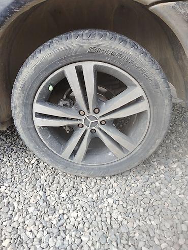 bmw 320i 2000: Mercedes-Benz orijinal yüngül lehimli disklər + Bridgestone şin dəsti — 2