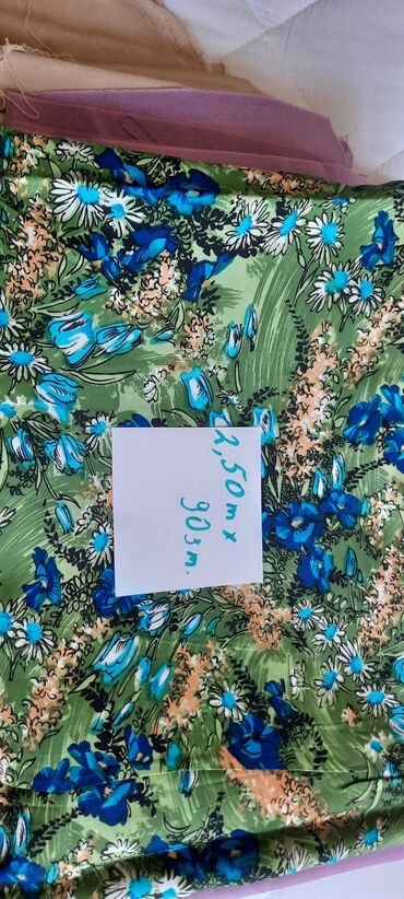 Parçalar: Parçalar.bənövşəyi 8 manat.Bej 25 manat.şifon 10 manat .Yaşıl güllü 13 — 8