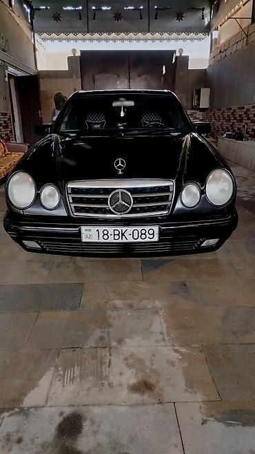 Mercedes-Benz: Mercedes-Benz E 260: 2.4 l | 1998 il Sedan — 3