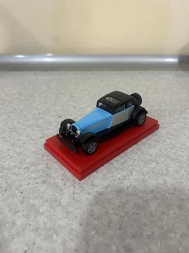 Oyuncaqlar: Metall oyuncaq avtomobil – sedan model miniatür - Ölçü: təxminən 1:36 — 9