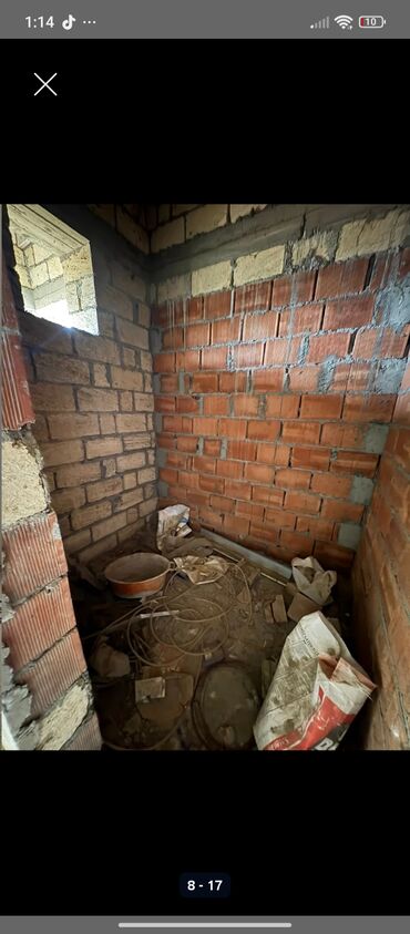 Həyət evləri və villaların satışı: Satılır: iki mərtəbəli yarımçıq tikili və həyətyanı sahə - Tikintisi — 10