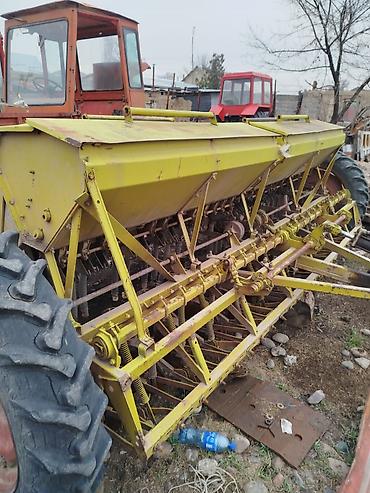 Зерновые сеялки: Зерновая сеялка прицепная жёлтый 250тыс. красный 250тыс Описание: - — 6
