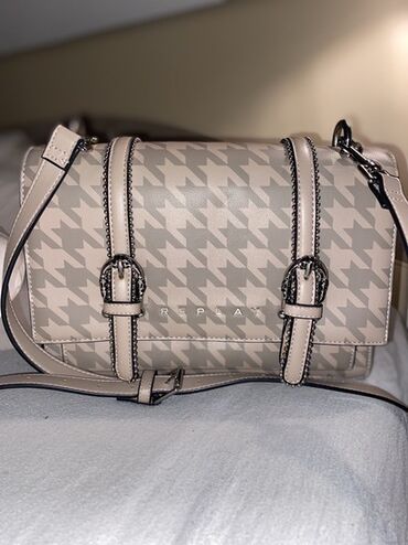 zenska kozna torba trendy: Replay torba, kupljena u Fashion and friendsu. Moguce licno