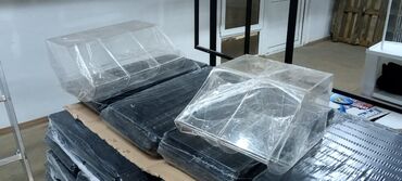 Mebellərin yığılması: Konfet və çərəz üçün vitrinlər sifarişlə hazırlanır — 18