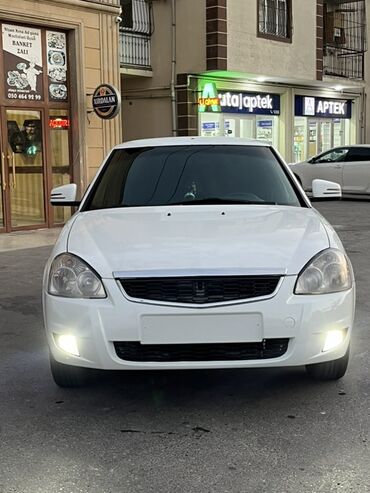 Qazanlar: VAZ (LADA) Priora: 1.6 l | 2013 il 198000 km Sedan