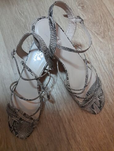 s oliver obuca: Sandals, 38