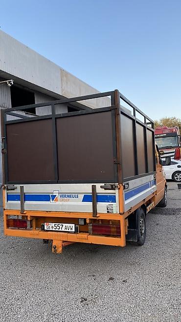 скутар макси: Mercedes-Benz Sprinter (CDI), оранжевый, бортовой/грузовой. Основные — 6