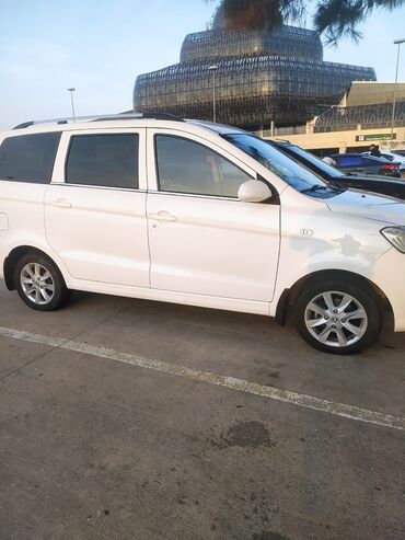 Dongfeng: Dongfeng MPV: 1.5 l | 2023 il 115000 km Van/Minivan — 4