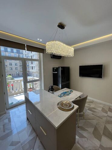 Yeni tikili: Ağ şəhər, 3 otaqlı, Yeni tikili, m. Xətai, 135 kv. m — 8