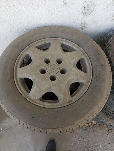 видно: Комплект летних шин с дисками для Honda - Размер шин: 205/65 R16 — 1