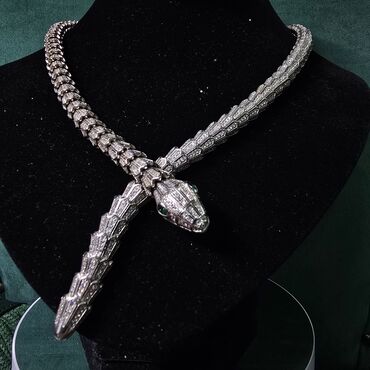 Zərgərlik dəstləri: Dəstə daxildir: Üzük, Sırğa, Boyunbağı, Bvlgari, Gümüş, 925 Əyar — 2