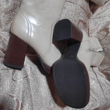 Gležnjače: Gležnjače, 38 — 7