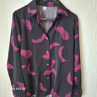 Köynək və bluzalar: 12m xer biri tezedi. 3 deneden cox alana 10m vererem.Qadın köynəkləri — 7