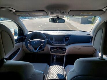 Hyundai: Hyundai Tucson: 2 l | 2017 il Krossover — 14