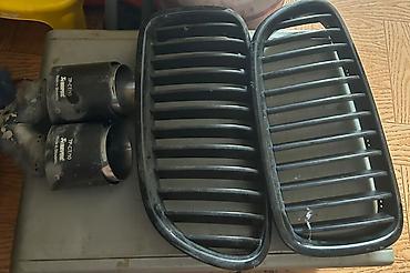 ses bogcu: BMW üçün ön radiator barmaqlığı (iki hissə) və çıxış boruları (egzoz — 1