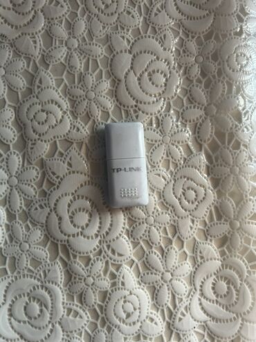 usb wifi: TP-Link tərəfindən istehsal olunan bu kompakt USB Wi-Fi adapteri