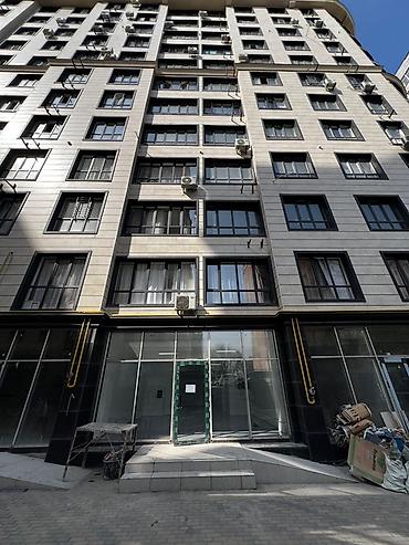 Аренда помещений свободного назначения: Сдается в аренду коммерческое помещение на первом этаже нового жилого — 5