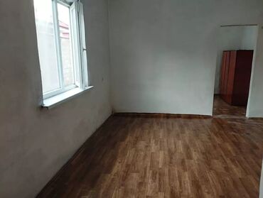 продаётся участок: 40 м², 2 комнаты, Забор, огорожен, Утепленный