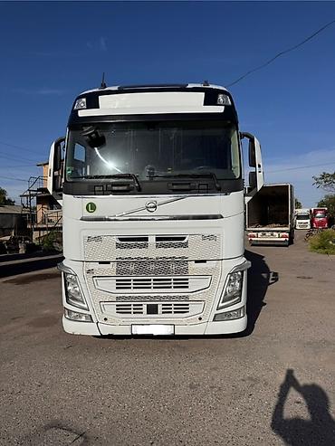 b v d: Тягач, Volvo, 2017 г., Тентованный — 6
