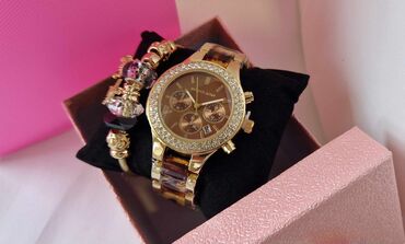 Ručni satovi: Sat + narukvica SAMO ❤️3500din❤️ Satovi su od hirurskog — 2