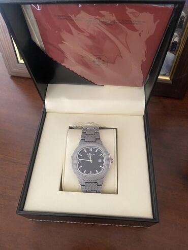 miu miu eynek: Qol saatı, Patek Phillipe, rəng - Gümüşü