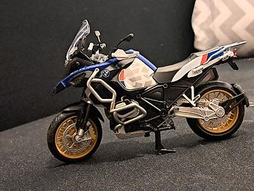 Figurice i makete: Motor BMW R1250 GS 1/12 NOVO! Vrhunski odradjen model BMW-a R1250 — 4