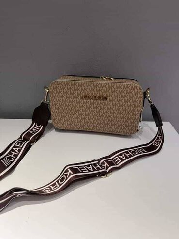 Torbe: Michael Kors torba NOVO

Novo
Replika

fb Moja Kupovina 1 — 5