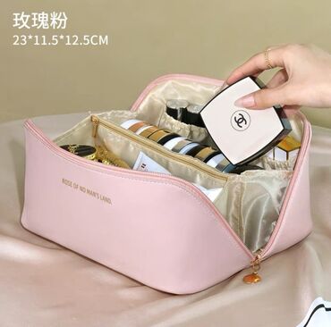 розовый клатч: Косметичка сумка очень удобная 
Качество очень хорошая