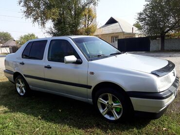 подстаканник на 210: Volkswagen Vento: 1997 г., 1.8 л, Механика, Бензин, Седан