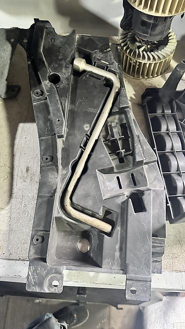 Панели, обшивки: BMW X5 (E53), авто запчасти Салонные детали ходовой частьАбс блоки — 25