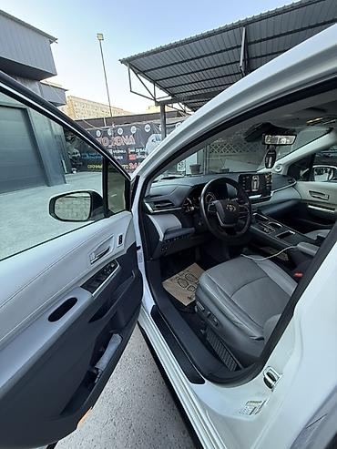 Toyota: Toyota Sienna: 2021 г., 2.4 л, Автомат, Гибрид, Минивэн — 4
