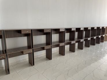 Qaşıqlar: Yeni, İşçi üçün, Kvadrat masa