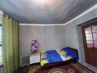 куплю дом в городе балыкчы показать: 100 м², 4 комнаты, Старый ремонт Кухонная мебель
