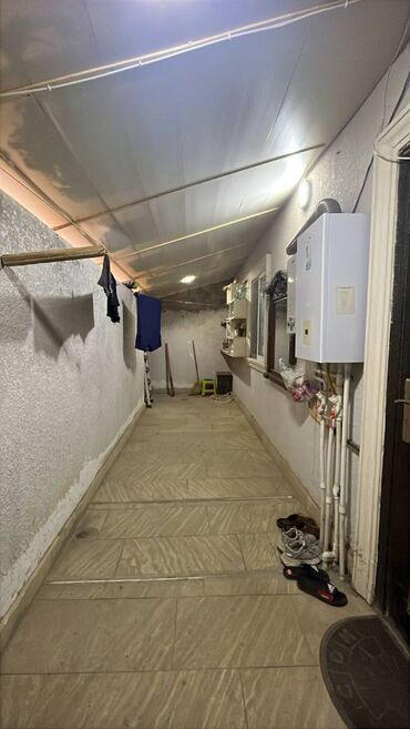 Həyət evləri və villaların satışı: Binəqədi qəs. 3 otaqlı, 50 kv. m, Yeni təmirli